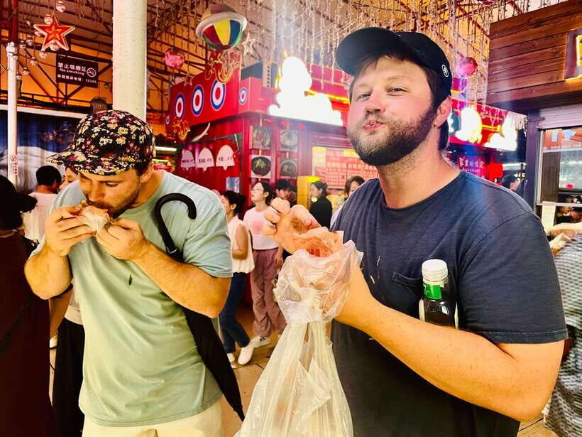 Night Market Haggling Adventure with an English Guide! - Why Panjiayuan at Night Makes the Difference