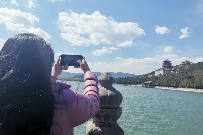 Panda House, Temple of Heaven, Lama Temple, Summer Palace & Lunch - Stop 1: Panda House (Xicheng District) and catching panda moments