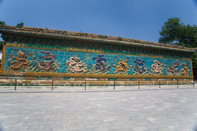 Private Beijing Jingshan Hill, Beihai, and Hutongs with Imperial Lunch/Dinner - The private format that keeps your day feeling smooth