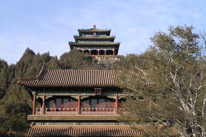 Private Beijing Jingshan Hill, Beihai, and Hutongs with Imperial Lunch/Dinner - Jingshan Park: the hilltop climb for views over the Forbidden City axis