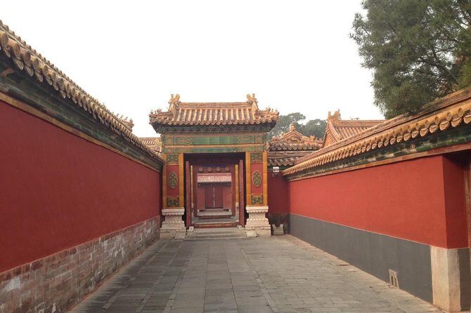 Private Beijing Tour: Forbidden City, Mutianyu Great Wall, and Dumpling Lunch - Tiananmen Square: quick orientation and great photo angles