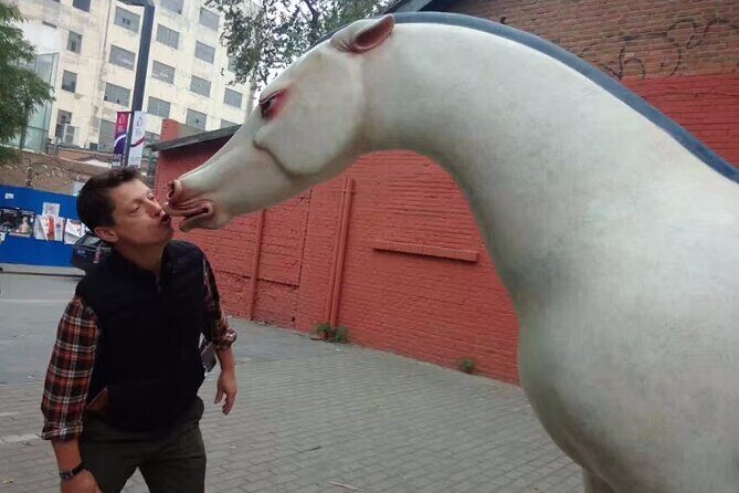 Private Customized Beijing Night Tour To Wangfujing Food Street And Pipe Hutong - How Sunny guides: street-smart choices, freebies, and night-navigation confidence