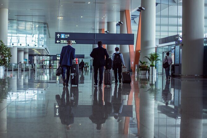 Private Departure Transfer: Hotel to Beijing Airport (PEK/PKX) - Door-to-door Beijing airport transfer: PEK or PKX, picked up at your hotel