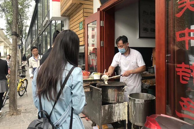 Private Tour: Beijing Hutong Night Walking and snacks Taste - Imperial City Park nights: locals use the space, not just tourists