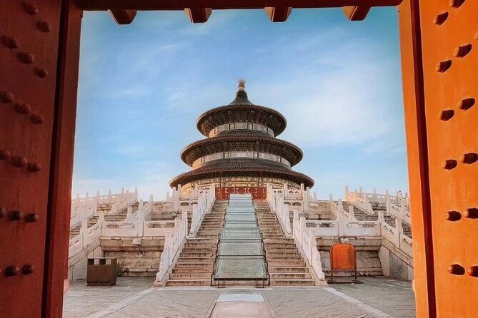 Private Tour: Temple of Heaven with Roast Duck and Acrobatic show - Roast Peking duck with drinks: the meal that actually delivers
