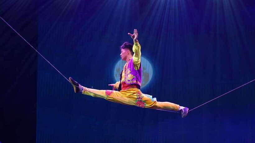 Red Theatre Beijing Acrobatic Show Tickets - Seating and sightlines: use the chart, not luck