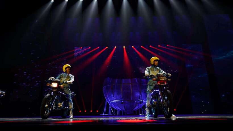 Red Theatre Beijing Acrobatic Show Tickets - Who should book this show (and who should skip it)