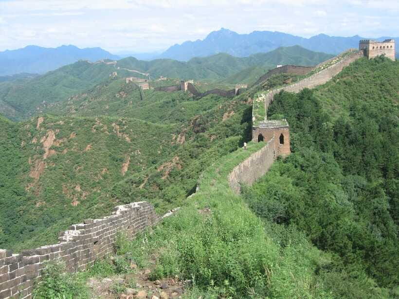 Self-guided challenging hiking from Jinshanling to Gubeikou - What you really get for the money: private transport plus the work of route planning