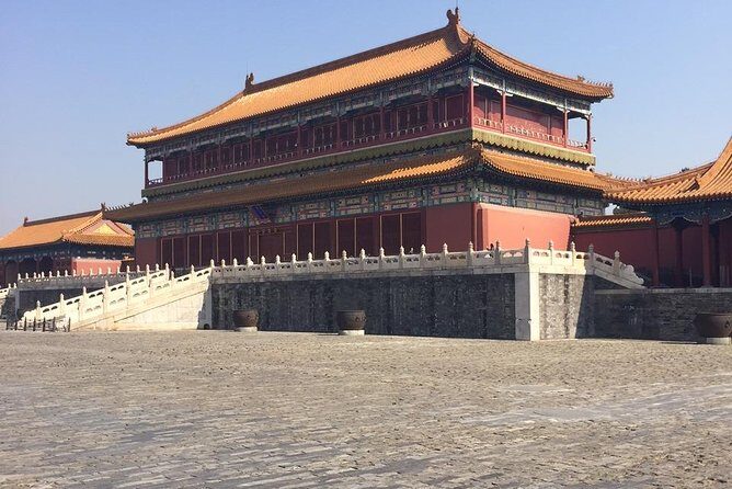 Small-Group Coach Tour: City Highlights of Beijing Including Lunch - Morning pickup and the coach rhythm in Beijing