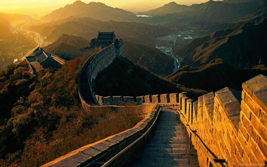 Small Group Tour With Beijing Great Wall And Forbidden City - Jade Gallery and Lunch: The Realistic Break in the Middle of a Big Day