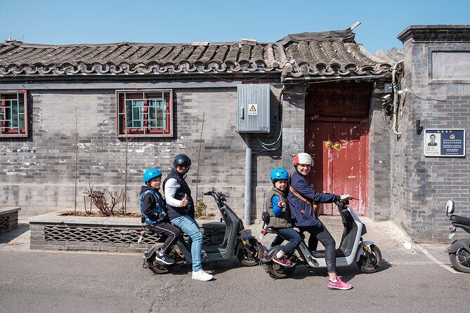 The Hutong Experience by Bike - E-bike vs bicycle: which one should you pick?