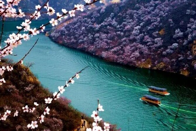 Water-Great Wall Odyssey: Scenic Bus & Cruise Day Tour - The 8:00 pickup and the ride out of Beijing